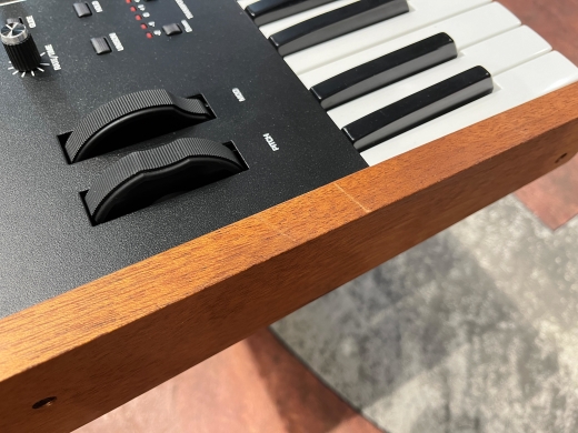 Dave Smith Instruments PROPHET REV2 8ボイス PROPHET REV2 | 8-VOICE ANALOG SYNTH | Tom Lee Music